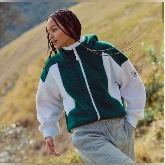 Free People FP Movement NWT Hit The Slopes Fleece Hoodie Evergreen Combo - Picture 1 of 8